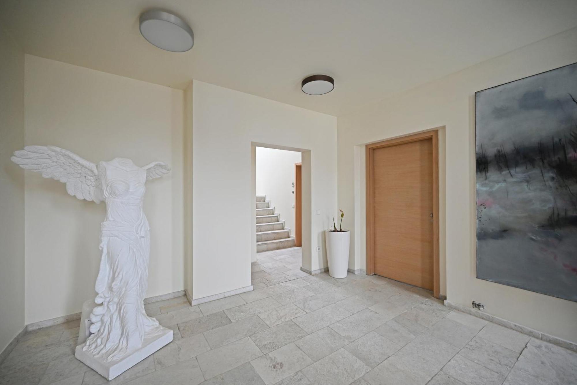 Modernes & Gepflegtes Hotelzimmer Mit Kueche! Bernstadt  Luaran gambar