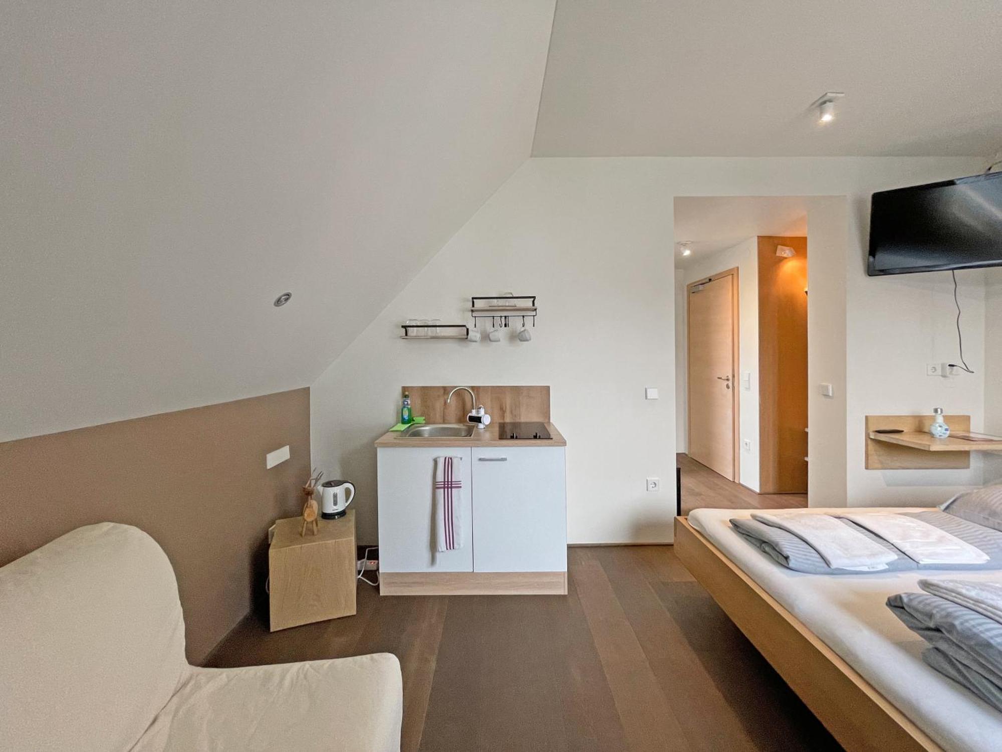 Modernes & Gepflegtes Hotelzimmer Mit Kueche! Bernstadt  Luaran gambar